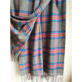 Châle en cachemire gris plaid pour le temps froid